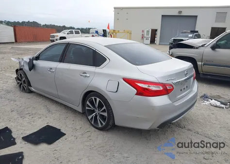 2016 Nissan Altima 2.5/2.5 S/2.5 Sl/2.5 Sr/2.5 Sv z USA, uszkodzony, nr VIN 1N4AL3AP3GC175723